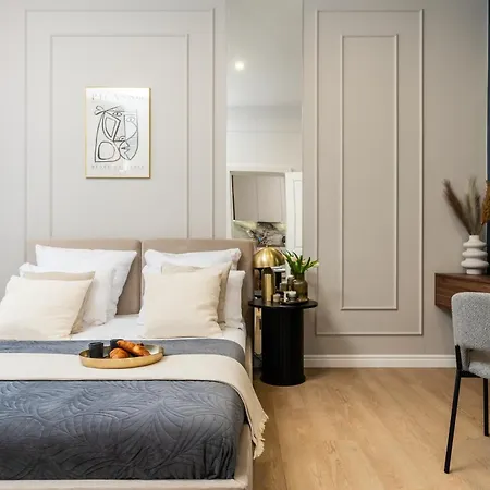 Apartament 4 In A Beautiful Historic Old Town Building Occupy Whole Floor