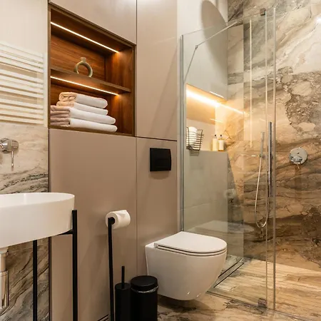 4 In A Beautiful Historic Old Town Building Occupy Whole Floor