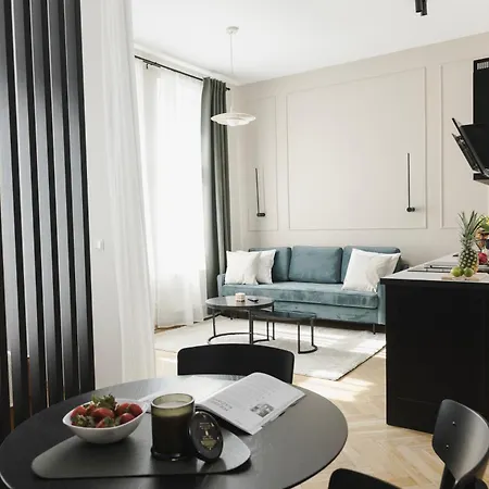 4 In A Beautiful Historic Old Town Building Occupy Whole Floor Apartament Kraków