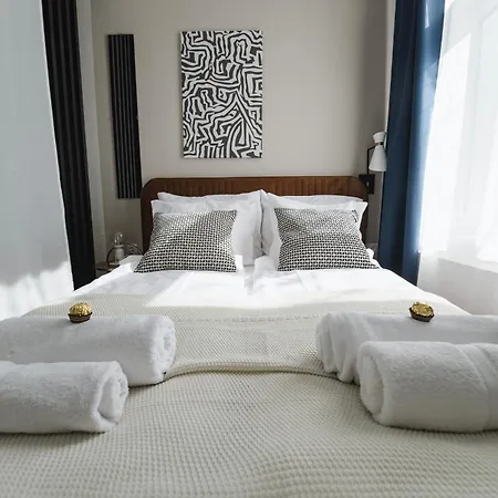 4 In A Beautiful Historic Old Town Building Occupy Whole Floor Apartament *