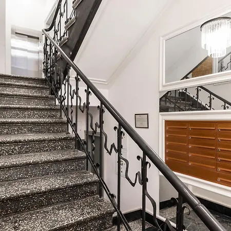 4 In A Beautiful Historic Old Town Building Occupy Whole Floor Apartament *