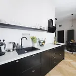4 In A Beautiful Historic Old Town Building Occupy Whole Floor *
