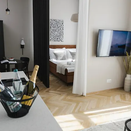 4 In A Beautiful Historic Old Town Building Occupy Whole Floor Cracovia