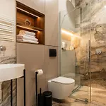 4 In A Beautiful Historic Old Town Building Occupy Whole Floor