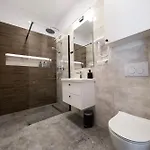 4 In A Beautiful Historic Old Town Building Occupy Whole Floor *