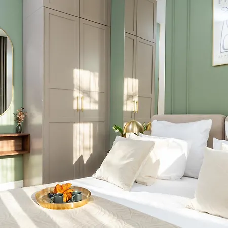 4 In A Beautiful Historic Old Town Building Occupy Whole Floor