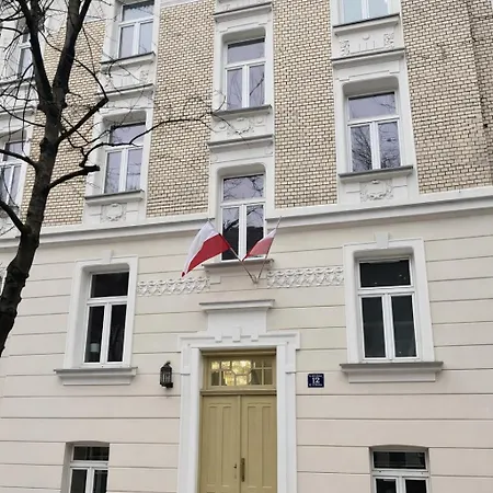 4 In A Beautiful Historic Old Town Building Occupy Whole Floor