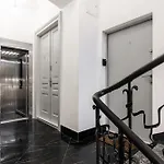 4 In A Beautiful Historic Old Town Building Occupy Whole Floor